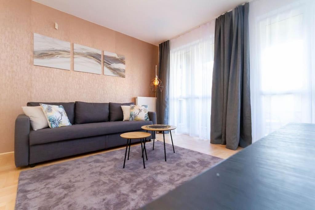 Gozsdu White Raven 3 - Terrace And Free Underground Parking Apartment บูดาเปสต์ ภายนอก รูปภาพ