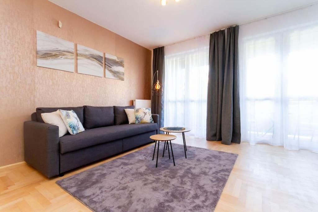 Gozsdu White Raven 3 - Terrace And Free Underground Parking Apartment บูดาเปสต์ ภายนอก รูปภาพ