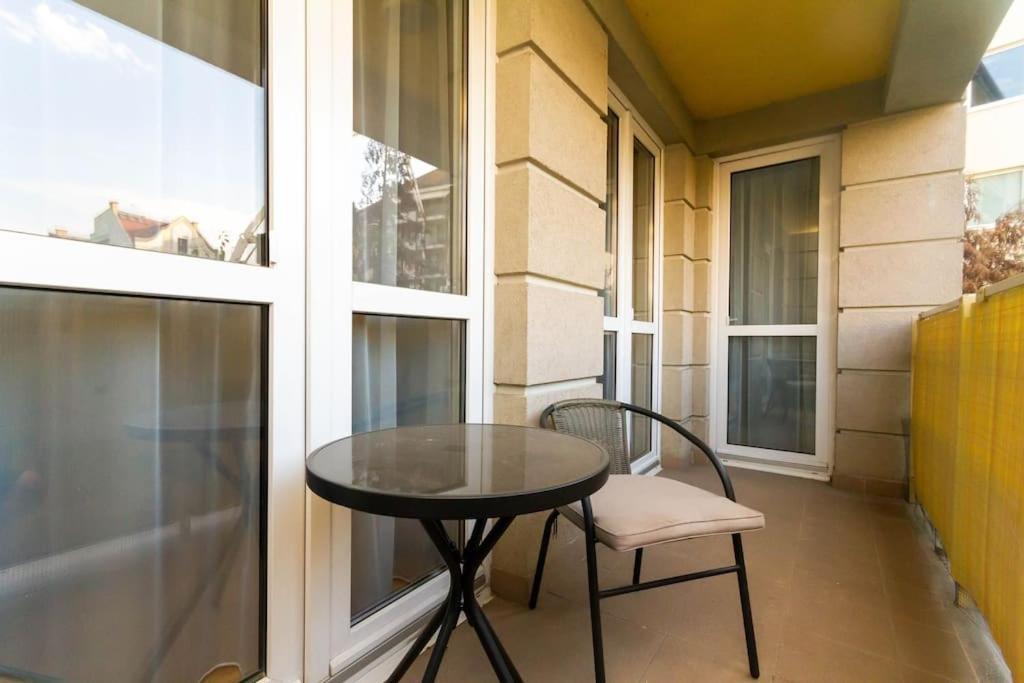 Gozsdu White Raven 3 - Terrace And Free Underground Parking Apartment บูดาเปสต์ ภายนอก รูปภาพ