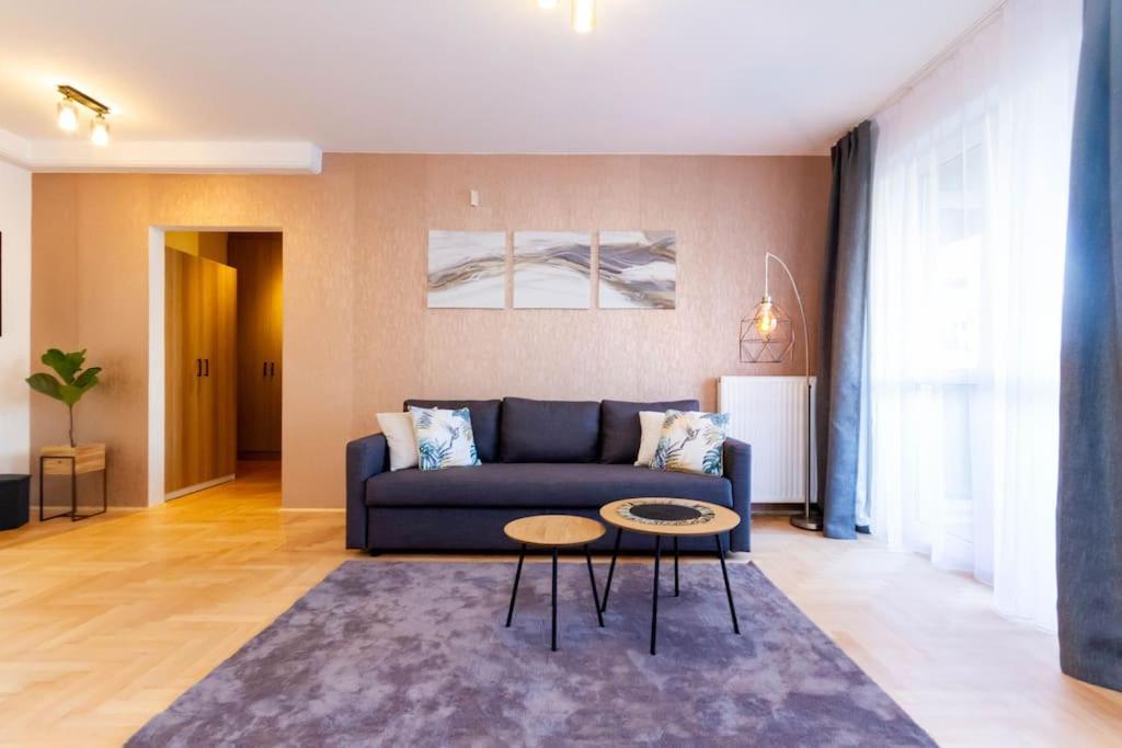 Gozsdu White Raven 3 - Terrace And Free Underground Parking Apartment บูดาเปสต์ ภายนอก รูปภาพ