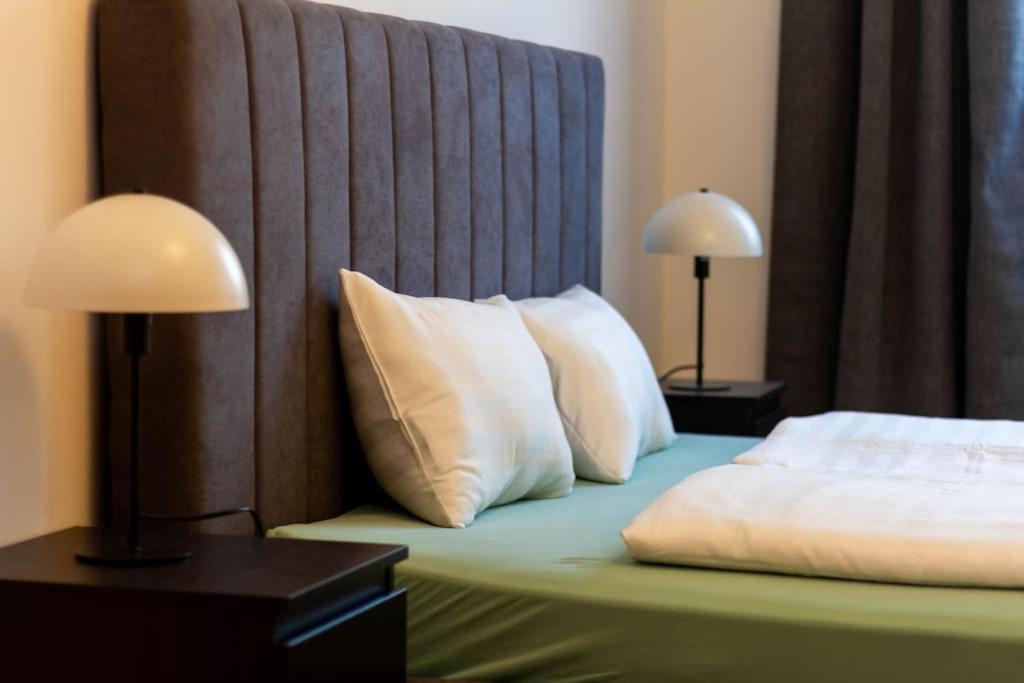 Gozsdu White Raven 3 - Terrace And Free Underground Parking Apartment บูดาเปสต์ ภายนอก รูปภาพ